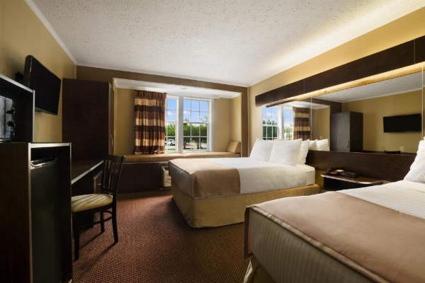 Microtel Inn & Suites by Wyndham Columbia Two Notch Rd Area image 21