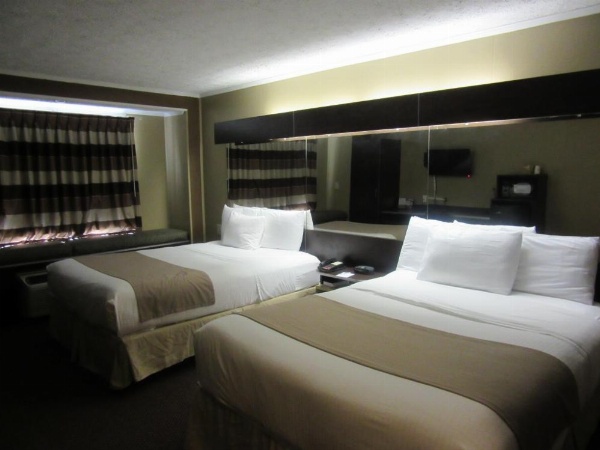 Microtel Inn & Suites by Wyndham Columbia Two Notch Rd Area image 23