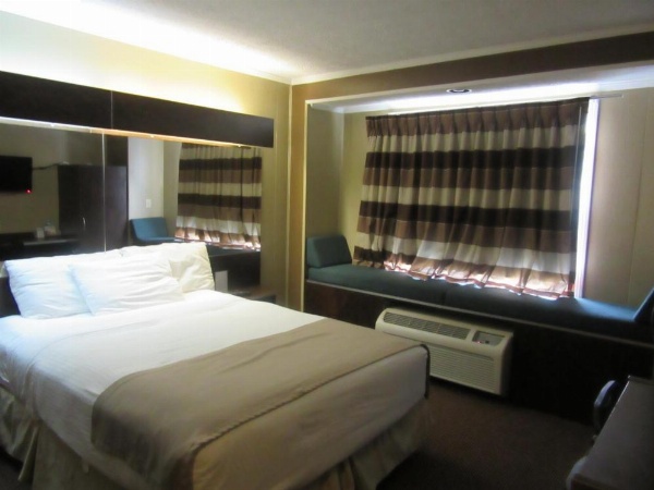 Microtel Inn & Suites by Wyndham Columbia Two Notch Rd Area image 24
