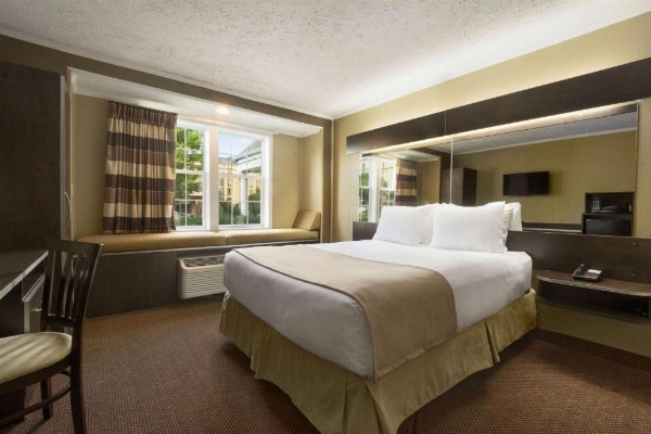 Microtel Inn & Suites by Wyndham Columbia Two Notch Rd Area image 26