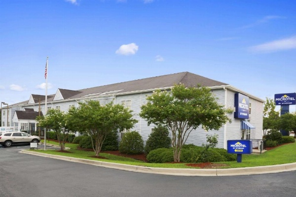 Microtel Inn & Suites by Wyndham Columbia Two Notch Rd Area image 29