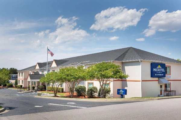 Microtel Inn & Suites by Wyndham Columbia Two Notch Rd Area image 4